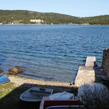 Vis 2435c Apartment Kut