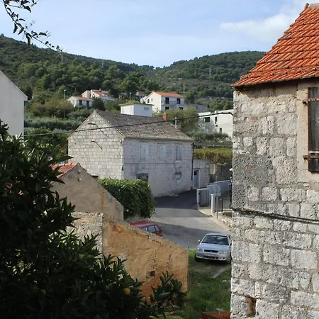 Vis 2435c Apartment Kut